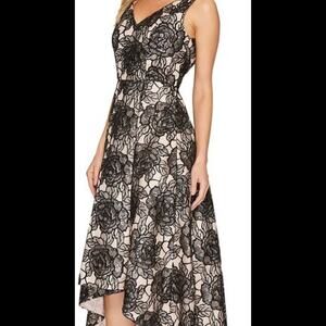 Calvin Klein women’s black vneck Floral Sequin Evening Gown Size 8 hi low hem